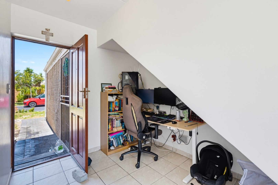 2 Bedroom Property for Sale in Protea Heights Western Cape
